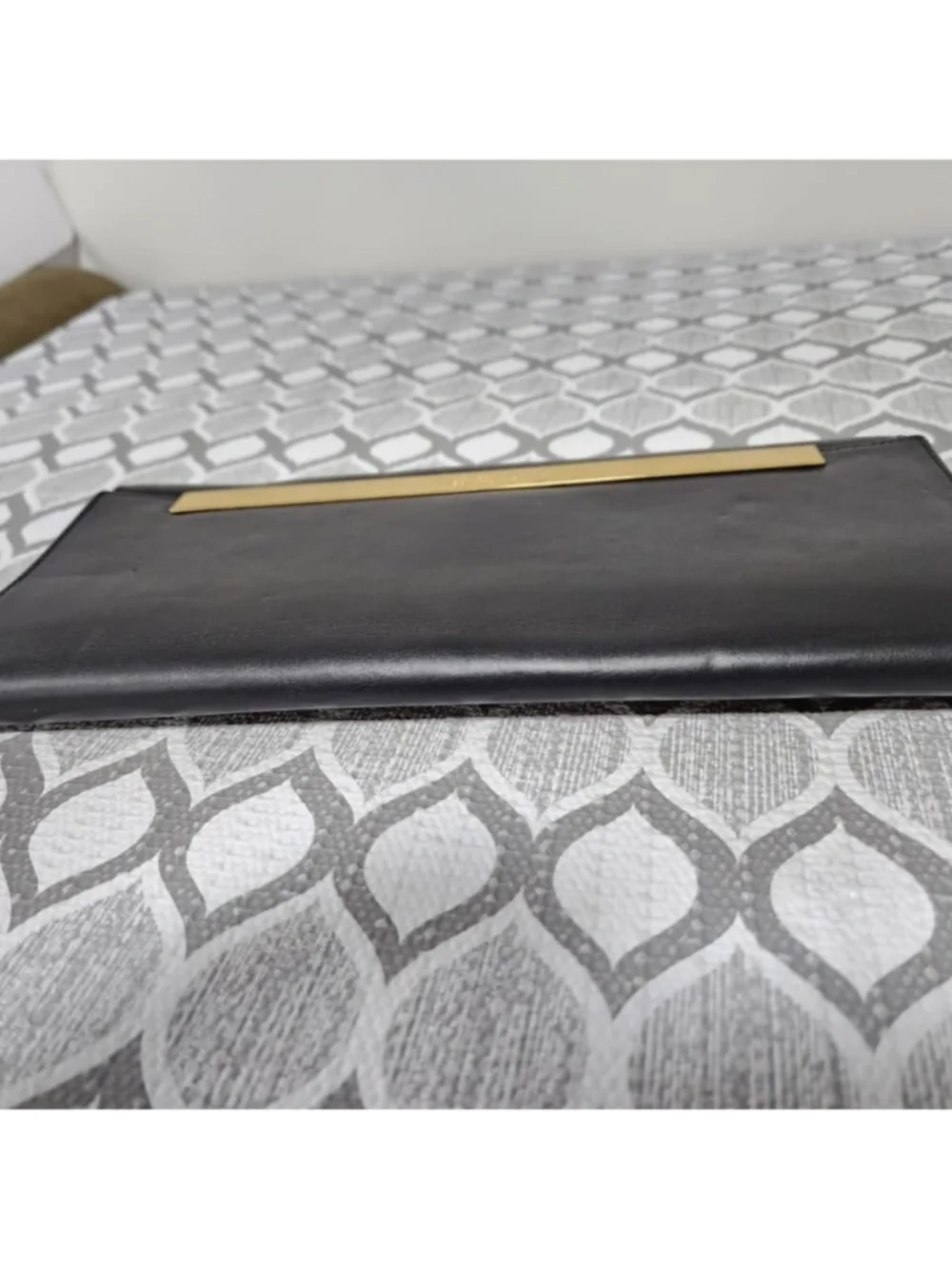 Authentic YVES SAINT LAURENT Smooth Calfskin Leather Lutetia Flap Clutch Bag Bla - Picture 6 of 12